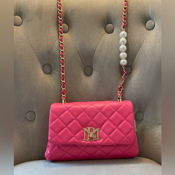 Badgley Mischa Vegan Leather Hot Pink Quilted Messenger Pearl Bag - Picture 4 of 12